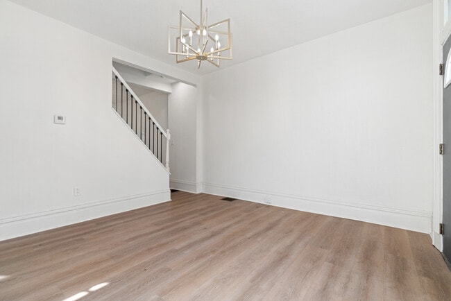 Building Photo - 4417 Davison St