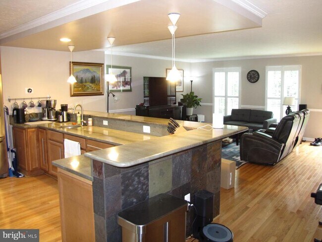 Foto del edificio - 9031 Blarney Stone Dr