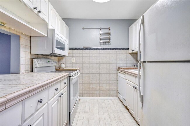 Building Photo - 3254 S Semoran Blvd