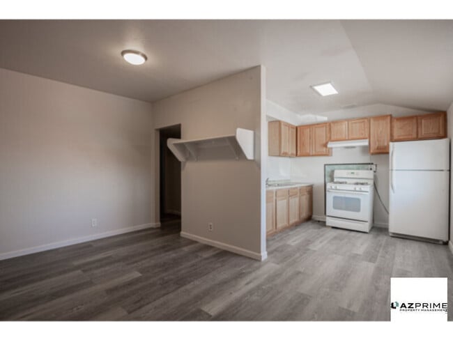 Building Photo - Modern 2/1 Chandler Apartment - Stylish Co...