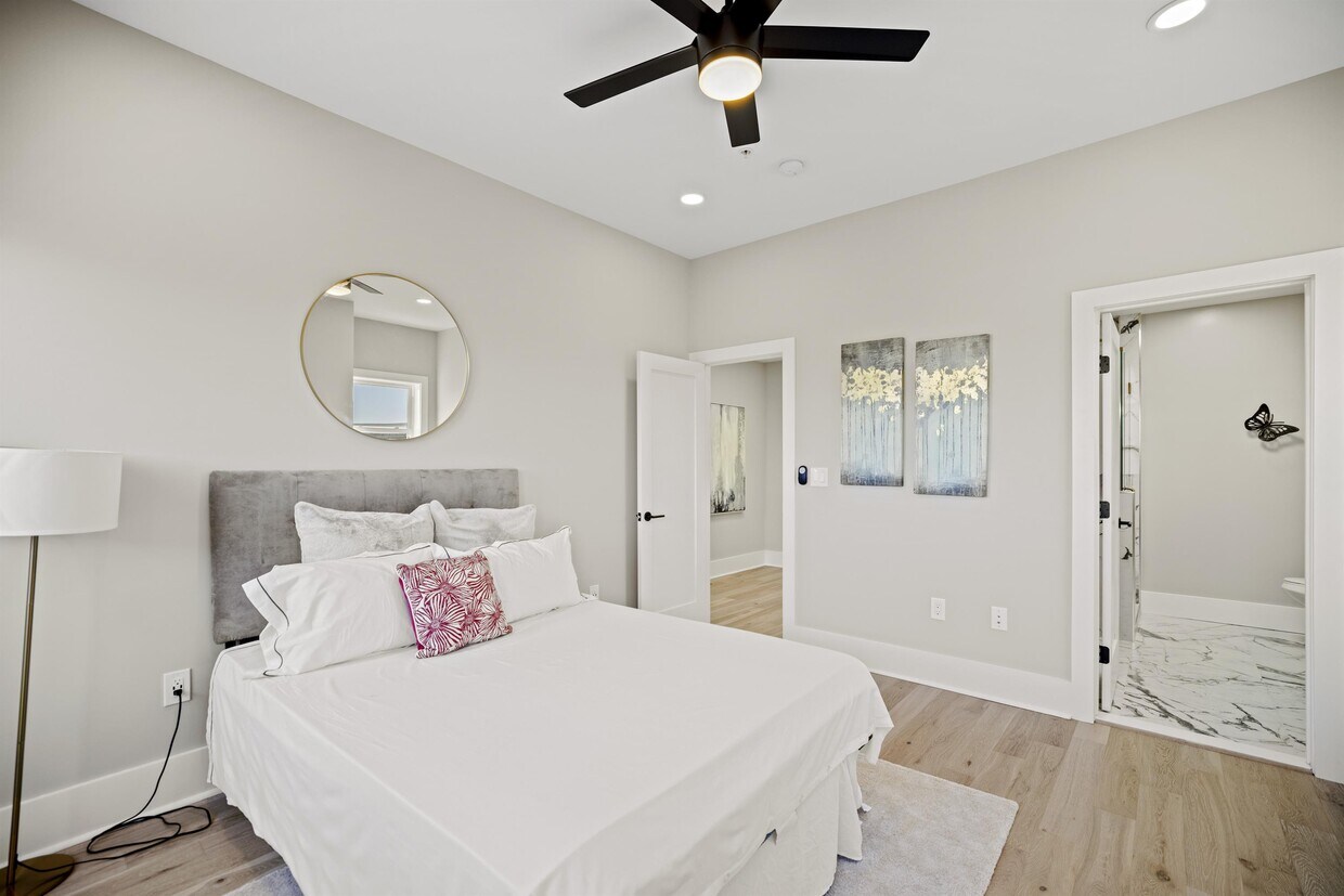 Foto principal - 1242 Quincy St NW