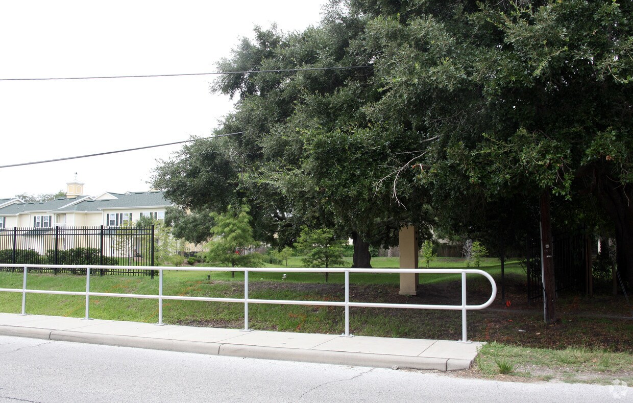 Foto principal - 13130 N 20th St
