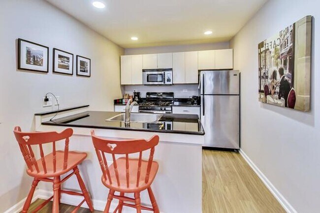 Foto del edificio - 2211 W Armitage Ave