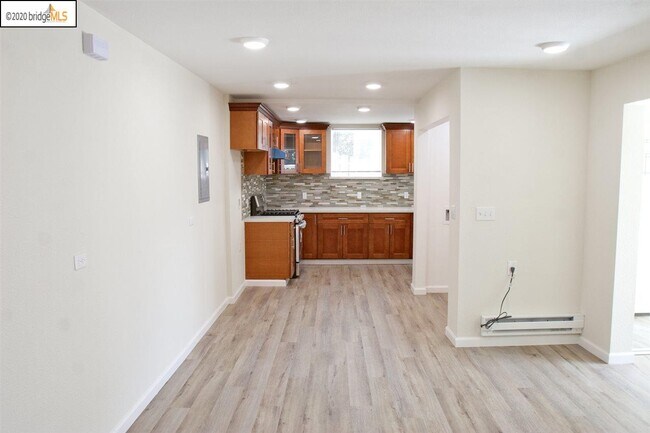 Building Photo - 7708 Hillmont Dr