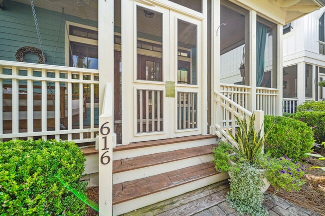 Building Photo - 616 Sandgrass Boulevard