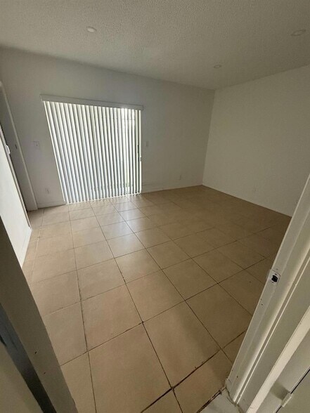 Foto del edificio - 55 NW 204th St