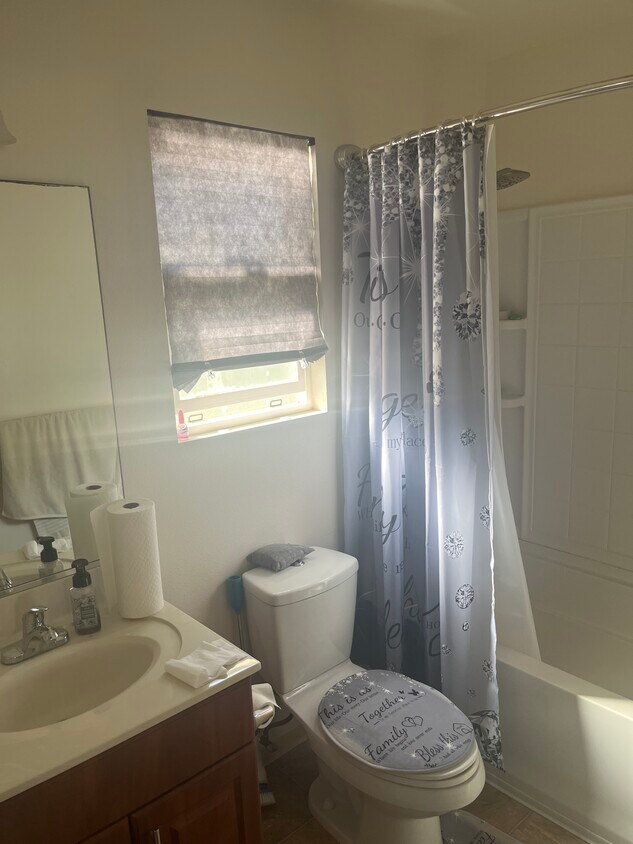 Baño - 91-1001 Keaunui Dr