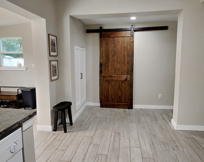 Foto del edificio - 612 Ridgewood St