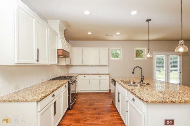 Building Photo - 41 Silver Trl