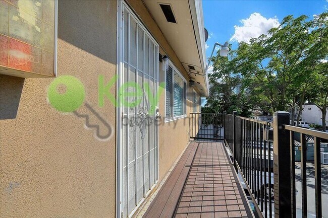 Foto del edificio - 5731 Blachly Way