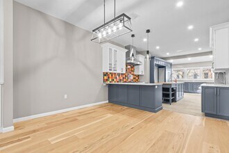 Building Photo - 207 Garden St