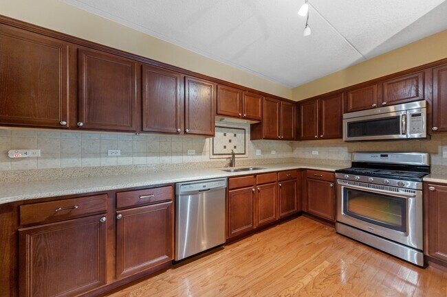Foto del edificio - 434 Mcdaniels Cir
