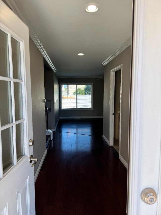 Foto del edificio - 3041 Dardaina Dr