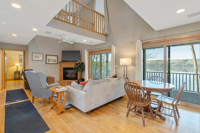 Building Photo - 1553 Red Tail Ln