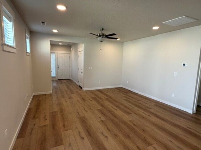 Foto del edificio - 11297 Bluefield Dr