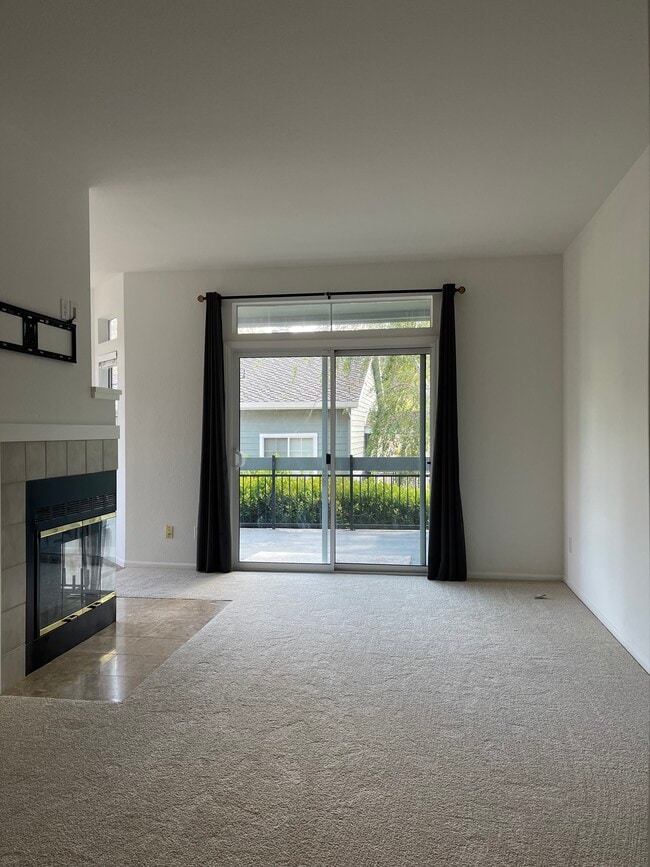 Building Photo - 8110 Mountain View Dr