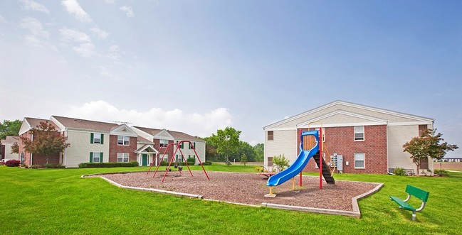 Building Photo - Meadowood Apartments