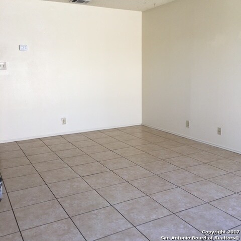 Building Photo - 5009 Sommerdale