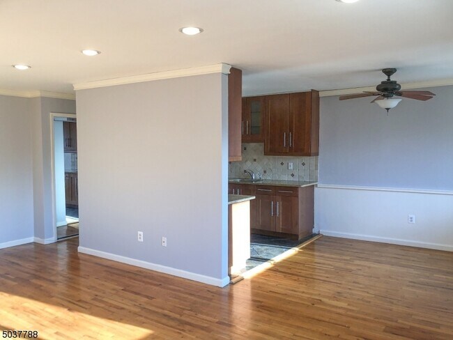 Building Photo - 401 Hwy 22 B31 U7