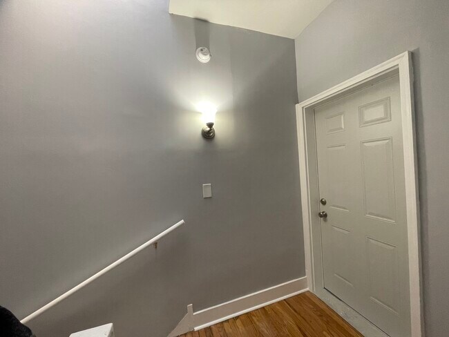 Building Photo - 6359 S Hermitage Ave