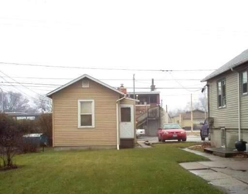Building Photo 2 - 523 Greenbay St