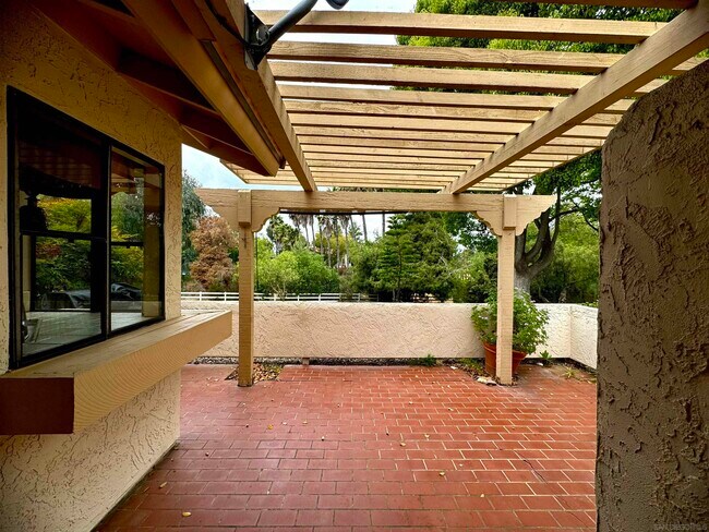 Building Photo - 12732 Camino De La Breccia