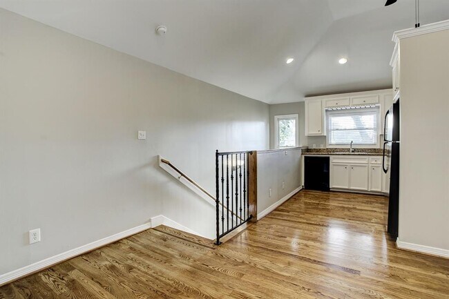 Foto del edificio - 712a Ridge St