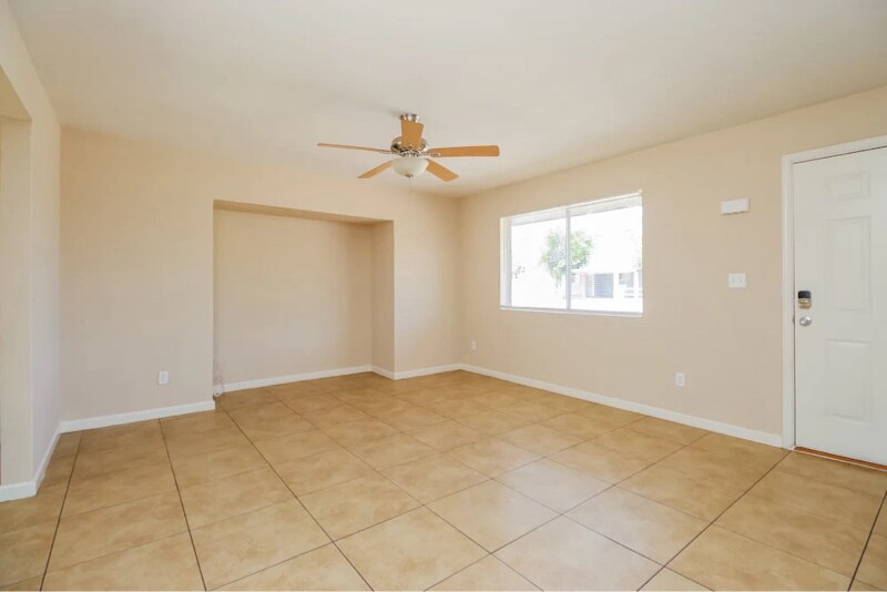 Foto principal - 323 E Windsor Ave