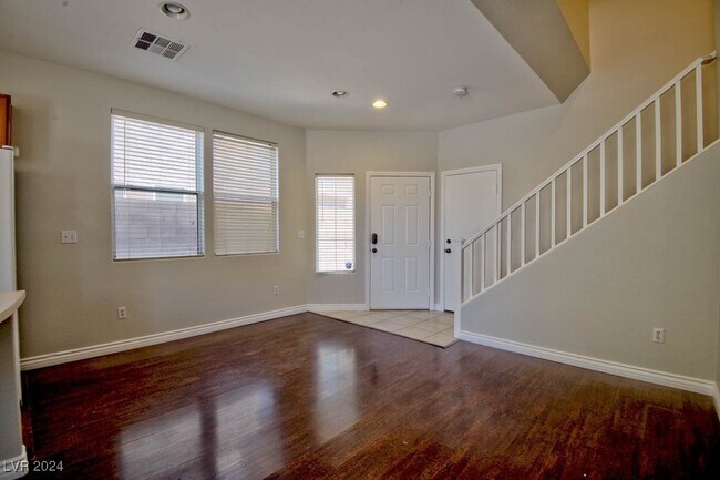 Foto del edificio - 6338 Sun Briar Ct