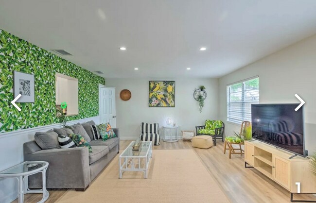 Building Photo - 4434 Bamboo Dr