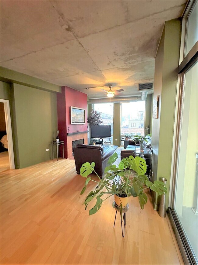 Foto del edificio - 720 N Larrabee St
