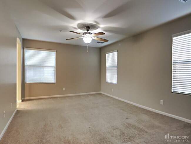 Foto del edificio - 12583 W Gentle Rain Rd
