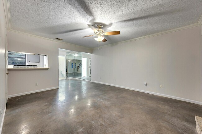 Foto del edificio - 8400 Jamestown Dr