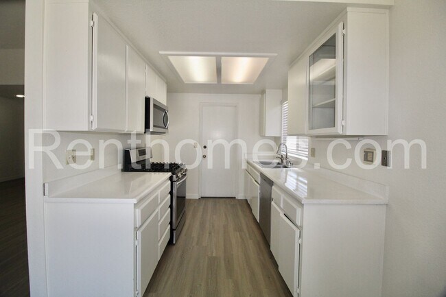 Foto del edificio - 2723 Malibu Pl