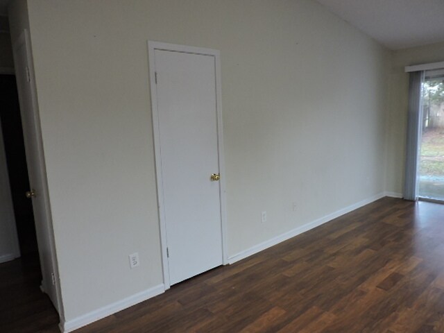 Foto del edificio - 2 BD / 1BA Attached home with fenced in ya...