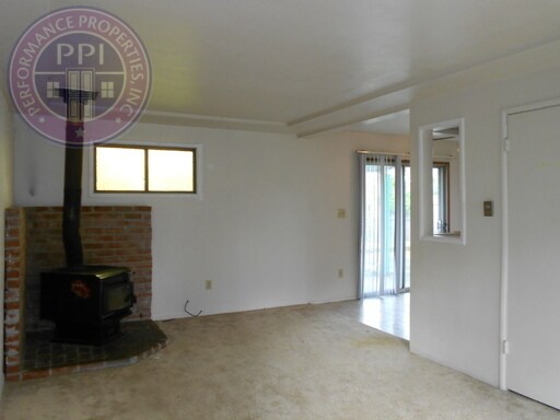 Building Photo - Light & Bright Beaumont Home with fully fenced backyard. Pet Friendly!!