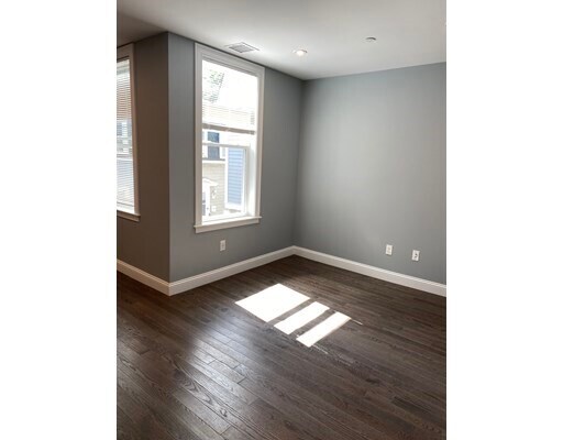 Foto del edificio - 535 E 4th St