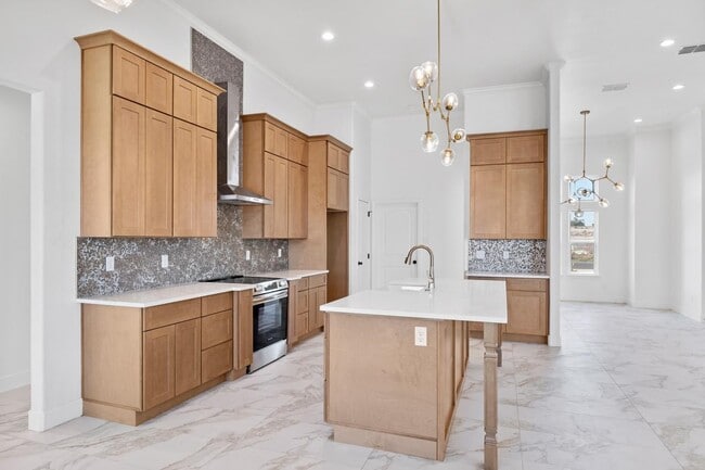 Building Photo - 206 E Persimmon Dr