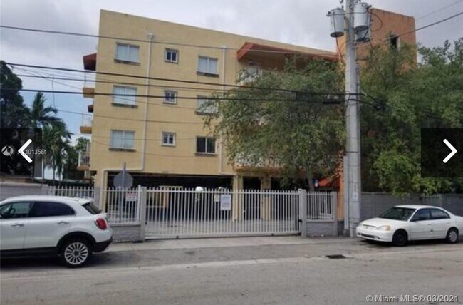 Foto del edificio - 2536 NW 24th St