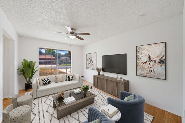 Building Photo - 2130 Jim Bowie Dr