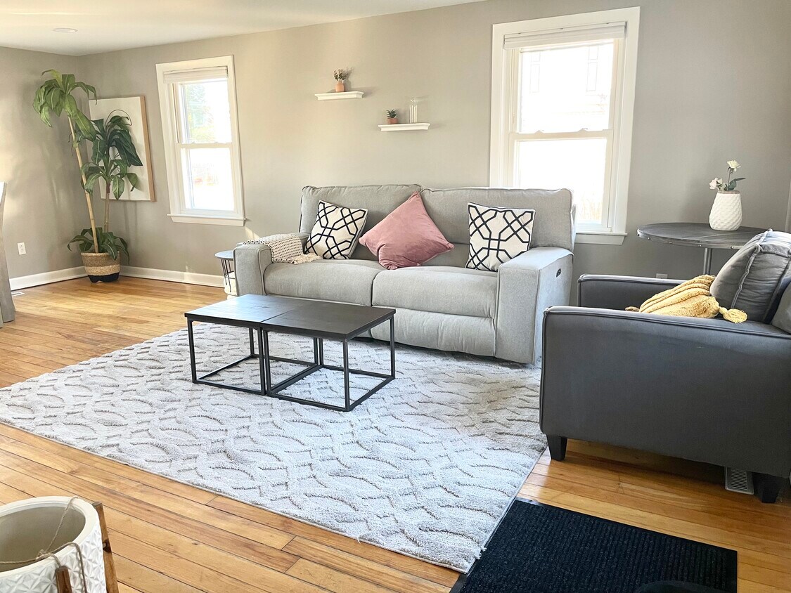 5 Hanson Dr, Topsham, ME 04086 House Rental in Topsham, ME