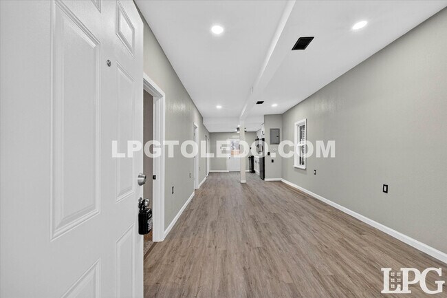 Foto del edificio - 2025 Caledonia St