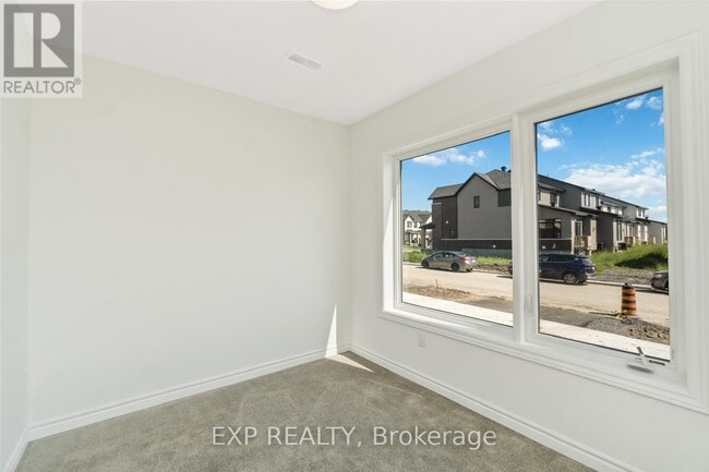 Building Photo - 215 Darjeeling Ave