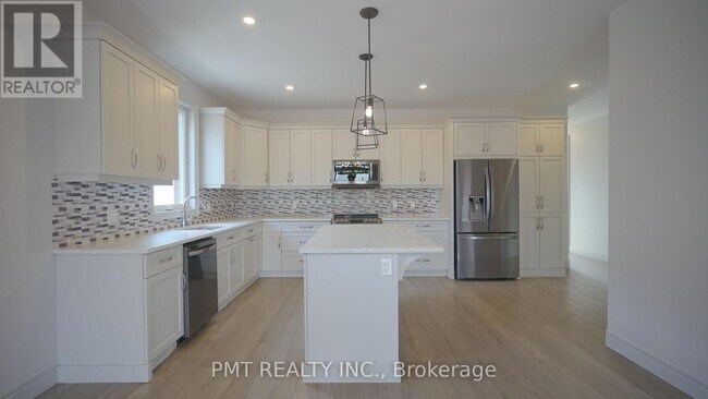 Building Photo - 89 Sanders Crescent