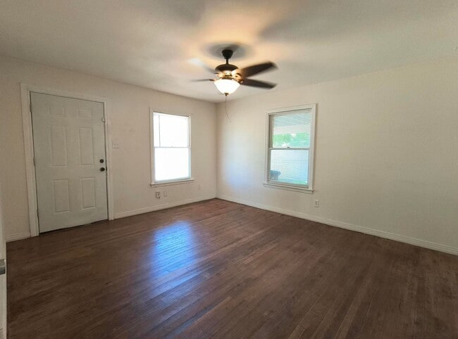 Building Photo - Remodeled 3-bedroom 1 bath home with large fenced in back yard!