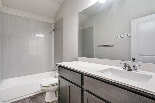 Foto del edificio - 3401 Pauling Loop