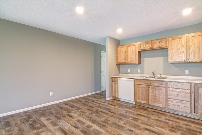 Building Photo - 1563 Gunston Dr