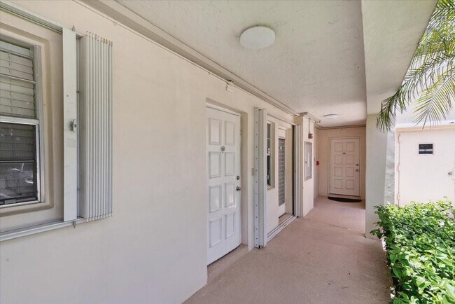 Foto del edificio - 3080 N Course Dr