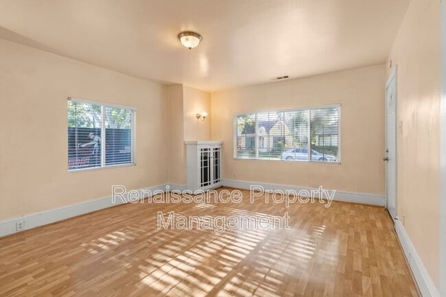 Foto del edificio - 1026 Windeler Ave