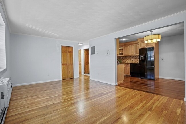 Building Photo - 59 Bynner St